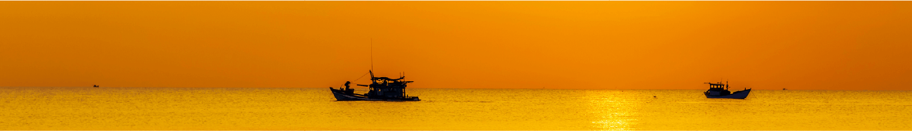 夕日が眩しいモロッコの海